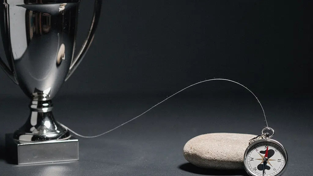 Une nature morte symbolique montrant deux objets contrastés (un objet brillant et lourd face à un objet simple et apaisant), suggérant la différence entre quête de prestige et sentiment de justesse intérieure.